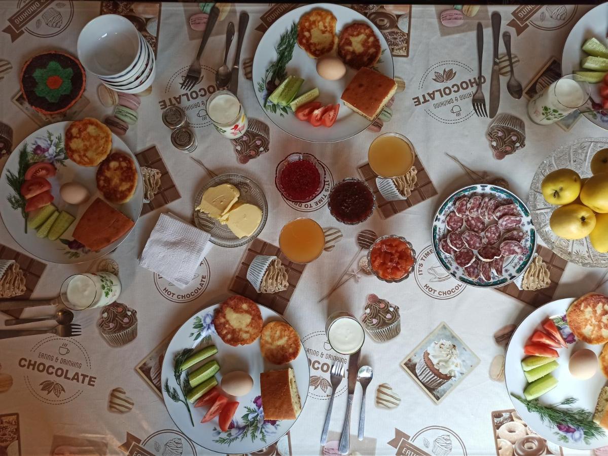 Toktogul Ghesthouse Hotel ภายนอก รูปภาพ